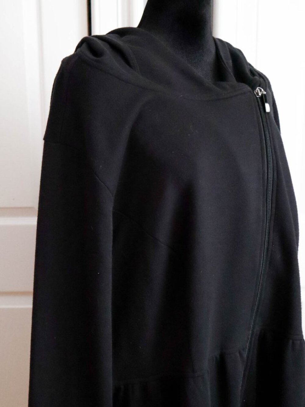 ModCloth Asymmetrical Zip Jersey Knit Hooded Jacket Sweatshirt Black Sz 4x - Picture 5 of 9